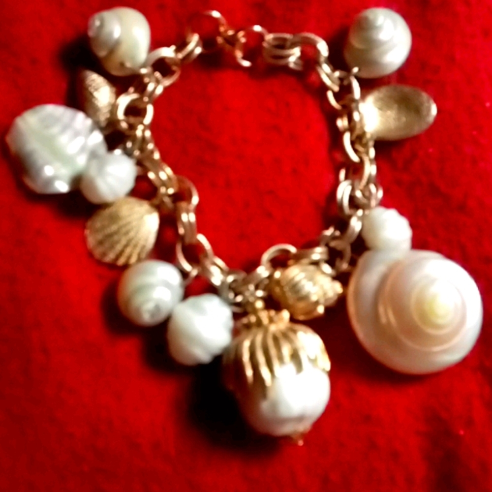 Vintage real Mother of Pearl Charm Bracelet